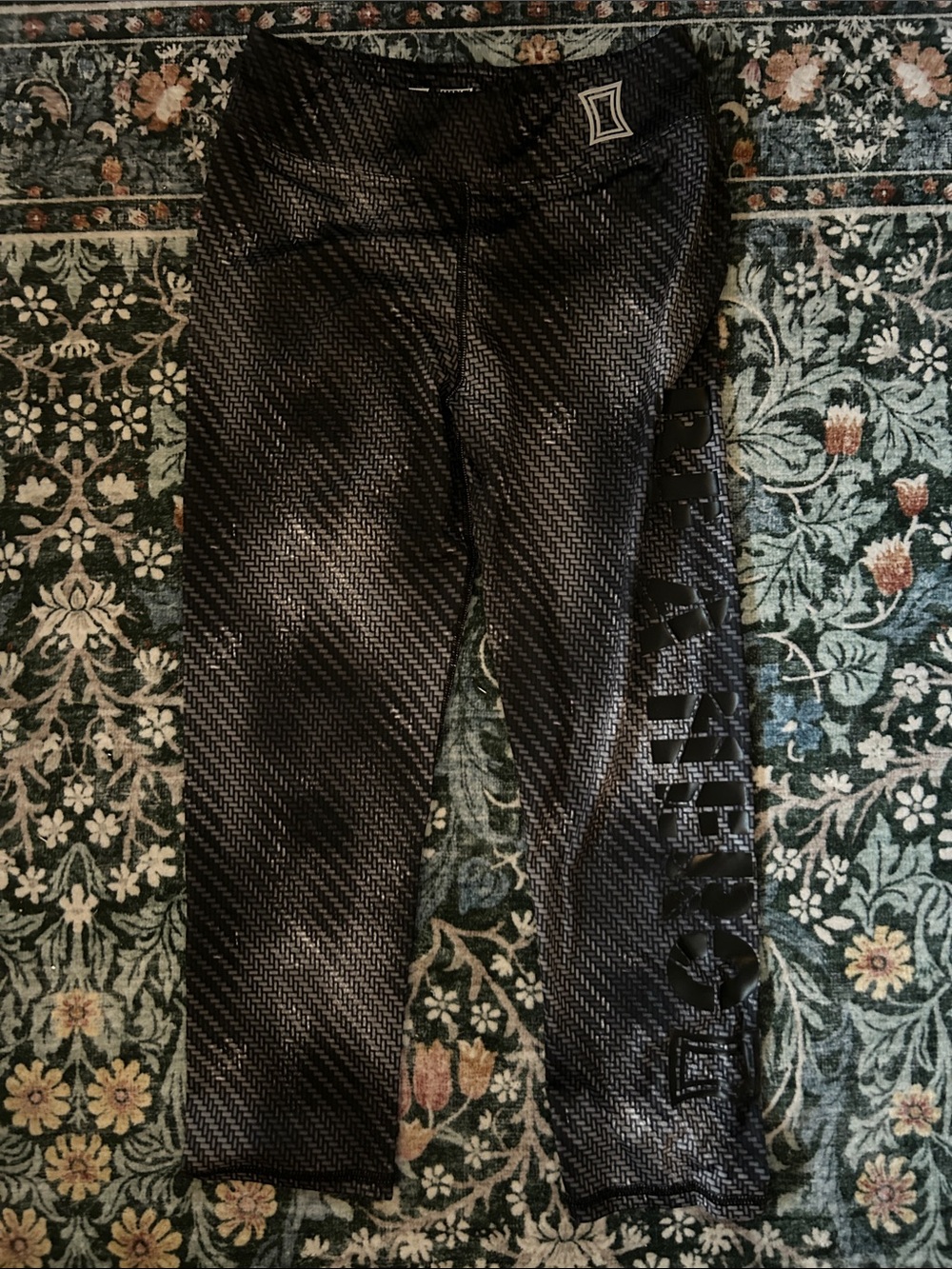 Her Universe Black Widow Be a Hero Athletic Capris